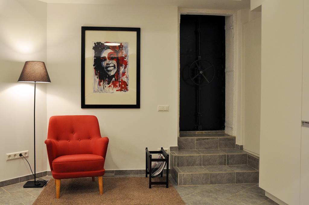 Bomb Shelter Apartment Βίλνιους Δωμάτιο φωτογραφία