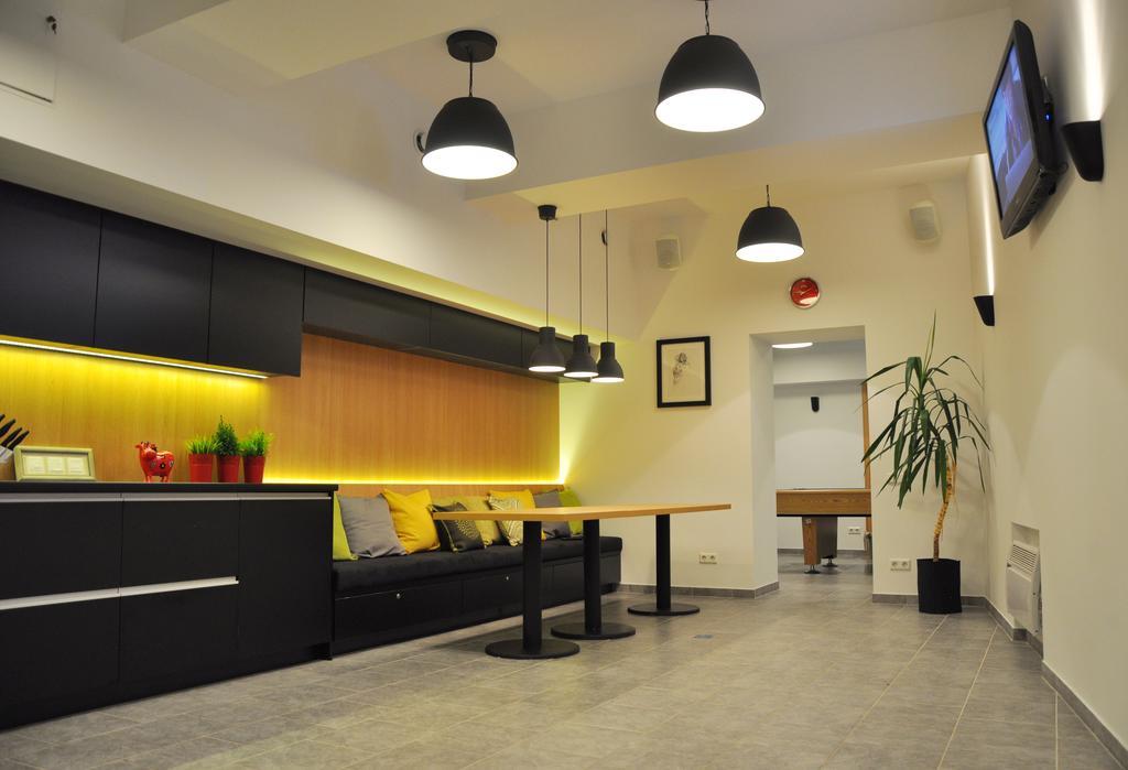 Bomb Shelter Apartment Βίλνιους Δωμάτιο φωτογραφία