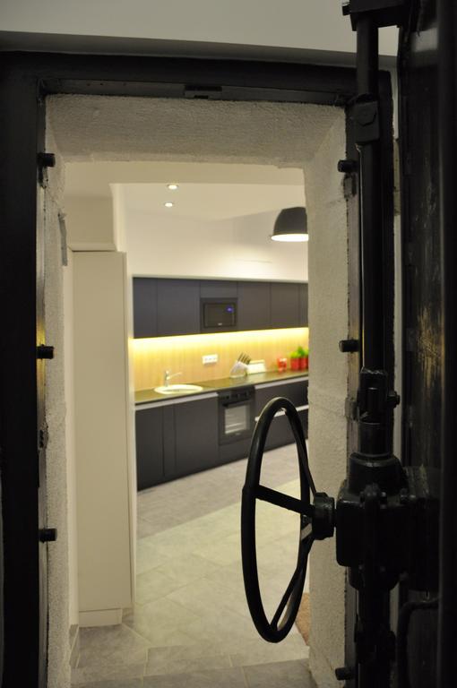 Bomb Shelter Apartment Βίλνιους Δωμάτιο φωτογραφία